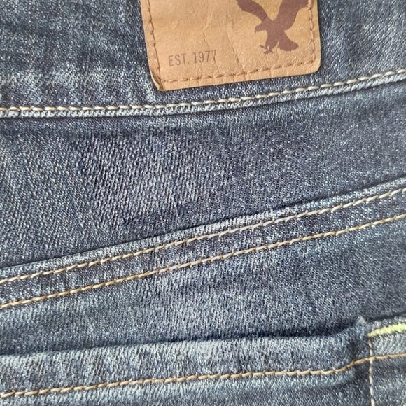 American Eagle Womens Size 6 Cut Off Stretch Jean Shorts Dark Wash Blue - Picture 4 of 4